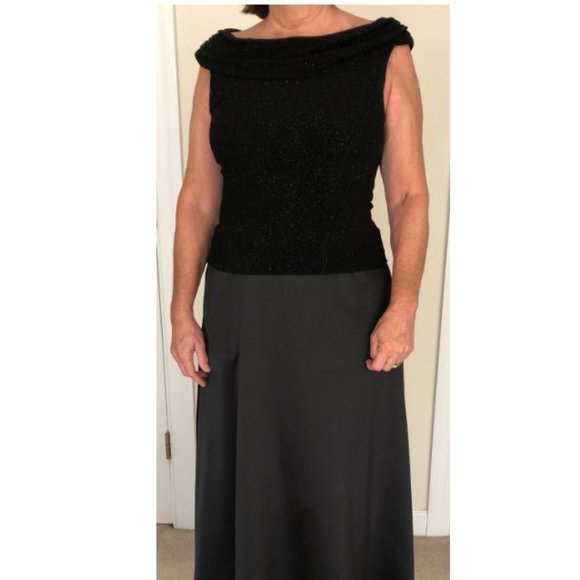 Ladies Evening, Cocktail, Prom Dresses; Flower Gir - Picture 1 of 9